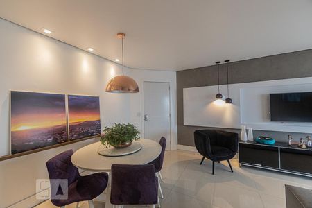 Sala de apartamento para alugar com 3 quartos, 73m² em Vila Bertioga, São Paulo