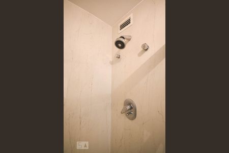 Apartamento à venda com 104m², 1 quarto e 3 vagasDetalhe do Banheiro Suíte 