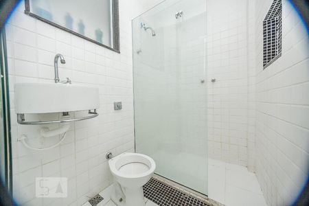 Banheiro de apartamento para alugar com 1 quarto, 55m² em Icaraí, Niterói