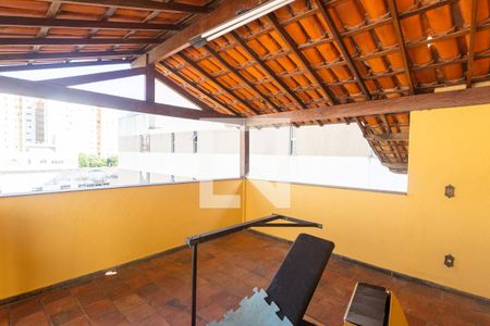 Casa à venda com 305m², 3 quartos e 3 vagas Casa à venda com 305m², 3 quartos e 3 vagasTerraço