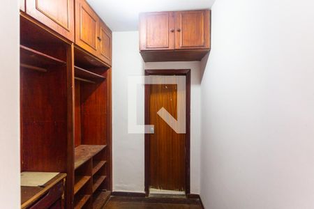 Casa à venda com 305m², 3 quartos e 3 vagasCloset da  Suíte 1