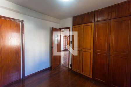 Casa à venda com 305m², 3 quartos e 3 vagasSuíte 2