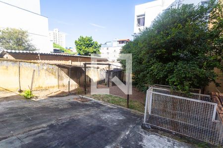 Casa à venda com 305m², 3 quartos e 3 vagas Casa à venda com 305m², 3 quartos e 3 vagasQuintal