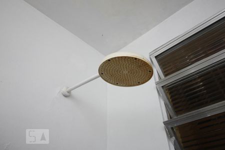 Banheiro de kitnet/studio para alugar com 1 quarto, 26m² em Glória, Rio de Janeiro