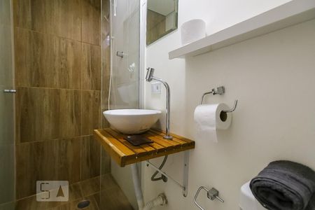 Banheiro de kitnet/studio para alugar com 1 quarto, 30m² em Vila Gertrudes, São Paulo