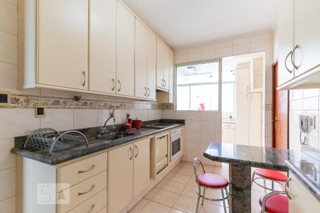Cozinha de apartamento à venda com 3 quartos, 120m² em Cambuí, Campinas