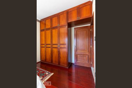 Apartamento à venda com 120m², 3 quartos e 1 vaga Apartamento à venda com 120m², 3 quartos e 1 vagaQuarto 1 - Armários