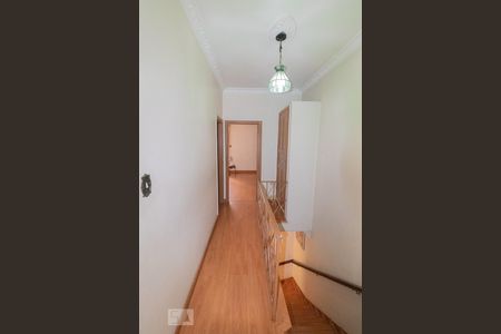 Escada de casa à venda com 4 quartos, 324m² em Vila Baruel, São Paulo