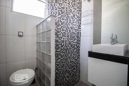 Banheiro de apartamento à venda com 2 quartos, 57m² em Alto da Lapa, São Paulo