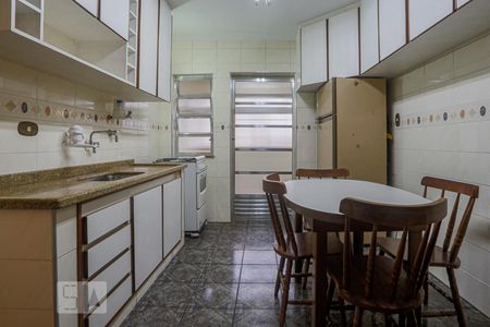 Apartamento para alugar com 90m², 2 quartos e 1 vagaCozinha
