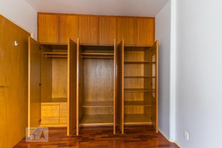 Apartamento à venda com 92m², 3 quartos e 1 vagaQuarto 2 - Armários