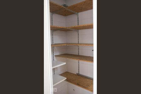 Apartamento à venda com 101m², 3 quartos e 2 vagas Apartamento à venda com 101m², 3 quartos e 2 vagasQuarto de Serviço