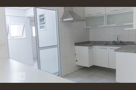 Apartamento à venda com 101m², 3 quartos e 2 vagas Apartamento à venda com 101m², 3 quartos e 2 vagasCozinha e Área de Serviço