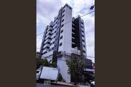 Apartamento para alugar com 70m², 2 quartos e 1 vagaFachada