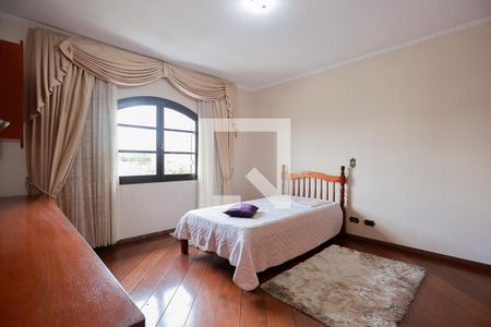 Quarto 1 de casa para alugar com 3 quartos, 330m² em Jardim Paraíso, São Paulo