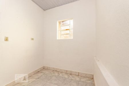 Quarto 2 de casa para alugar com 2 quartos, 70m² em Vila Paranaguá, São Paulo