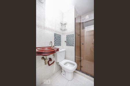 Banheiro Social de apartamento para alugar com 2 quartos, 65m² em Fátima, Niterói
