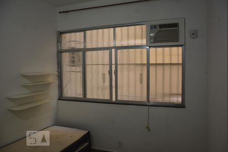 Quarto de kitnet/studio para alugar com 1 quarto, 27m² em Centro, Rio de Janeiro