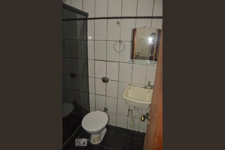 Banheiro de kitnet/studio para alugar com 1 quarto, 27m² em Centro, Rio de Janeiro