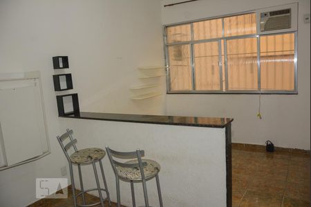 Sala de kitnet/studio para alugar com 1 quarto, 27m² em Centro, Rio de Janeiro