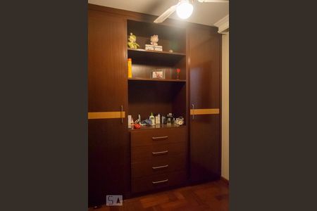 Casa à venda com 200m², 3 quartos e 4 vagasQUARTO 2