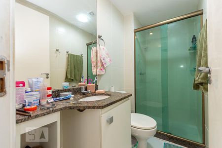 Banheiro Social de apartamento à venda com 3 quartos, 144m² em Centro, Niterói