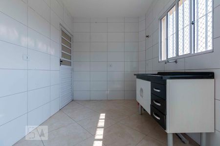 Cozinha de apartamento para alugar com 1 quarto, 35m² em Vila Sílvia, São Paulo
