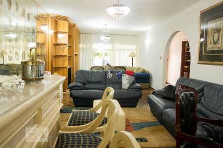 Casa à venda com 5 quartos, 350m² em Planalto Paulista, São Paulo