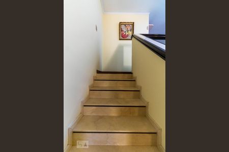 Casa à venda com 400m², 4 quartos e 5 vagasEscada