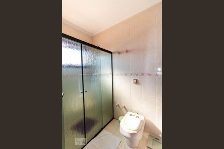 Casa à venda com 400m², 4 quartos e 5 vagasBanheiro da Suíte 2