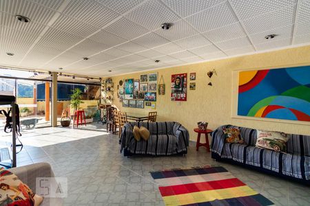 Casa à venda com 400m², 4 quartos e 5 vagasSalão de festas