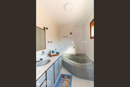 Casa à venda com 400m², 4 quartos e 5 vagasBanheiro da Suíte 1