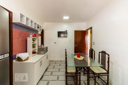 Casa à venda com 400m², 4 quartos e 5 vagasCozinha