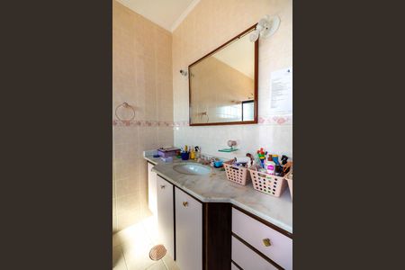 Casa à venda com 400m², 4 quartos e 5 vagasBanheiro da Suíte 2