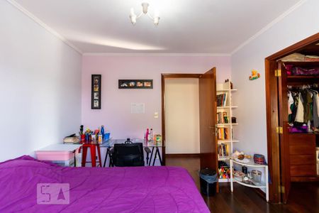 Casa à venda com 400m², 4 quartos e 5 vagasSuíte 2