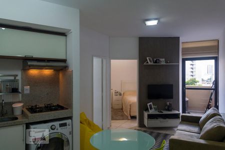 Sala/Cozinha de apartamento à venda com 1 quarto, 40m² em Indianópolis, São Paulo
