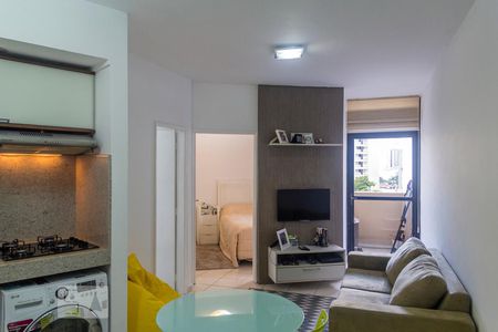 Sala/Cozinha de apartamento à venda com 1 quarto, 40m² em Indianópolis, São Paulo