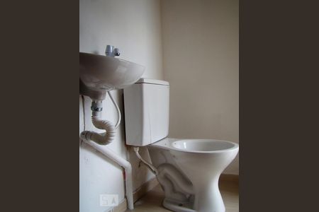 Banheiro de kitnet/studio à venda com 7 quartos, 240m² em Vila Santa Luzia, Taboão da Serra