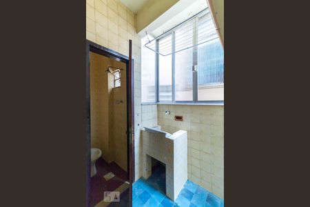 Casa de condomínio à venda com 75m², 2 quartos e 1 vagaÁrea de Serviço