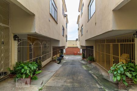 Casa de condomínio à venda com 75m², 2 quartos e 1 vagaEntrada