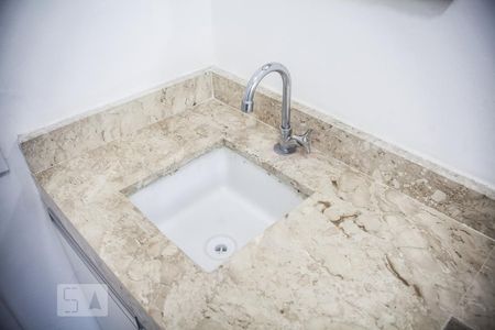 Banheiro - Torneira de apartamento para alugar com 1 quarto, 30m² em Bela Vista, São Paulo