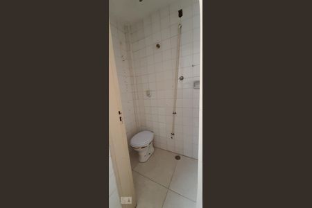Banheiro de serviço de apartamento à venda com 2 quartos, 76m² em Santa Rosa, Niterói