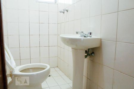 Banheiro de casa para alugar com 1 quarto, 32m² em Jardim Satelite, São Paulo