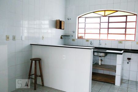 Cozinha de casa para alugar com 1 quarto, 30m² em Jardim Satelite, São Paulo
