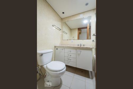 Banheiro de kitnet/studio para alugar com 1 quarto, 30m² em Campo Belo, São Paulo