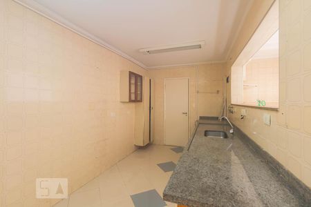 Casa à venda com 500m², 5 quartos e 8 vagas Casa à venda com 500m², 5 quartos e 8 vagasCozinha