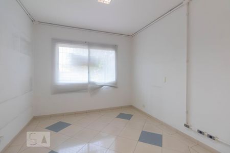 Casa à venda com 500m², 5 quartos e 8 vagas Casa à venda com 500m², 5 quartos e 8 vagasQuarto 2