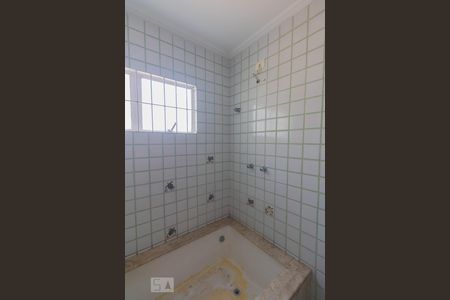 Casa à venda com 500m², 5 quartos e 8 vagas Casa à venda com 500m², 5 quartos e 8 vagasBanheiro 2