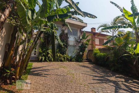 Casa à venda com 500m², 5 quartos e 8 vagas Casa à venda com 500m², 5 quartos e 8 vagasGaragem