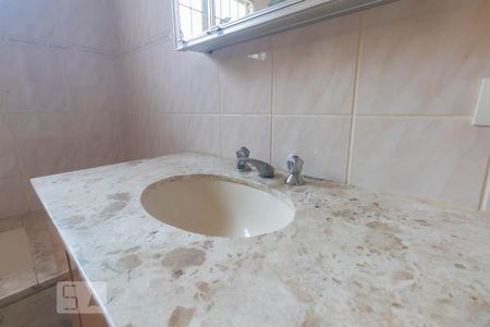 Casa à venda com 500m², 5 quartos e 8 vagas Casa à venda com 500m², 5 quartos e 8 vagasBanheiro